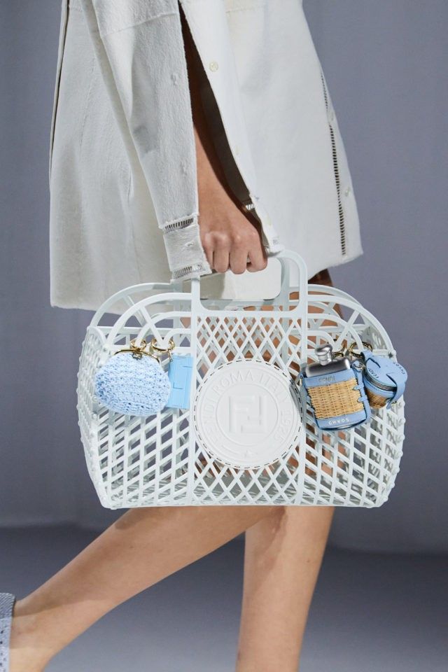 Le jelly Firkin : la version gélatinée du sac le plus prisé 11 Sac panier plastique Fendi