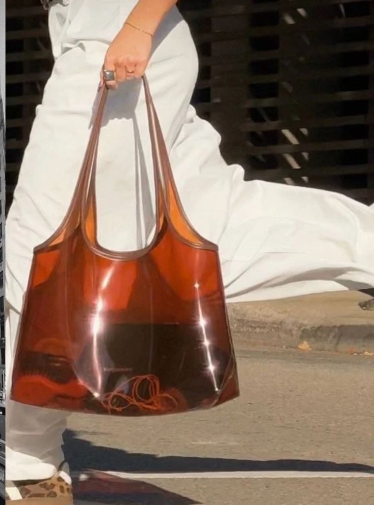 Le jelly Firkin : la version gélatinée du sac le plus prisé 3 sac transparent cabas marron