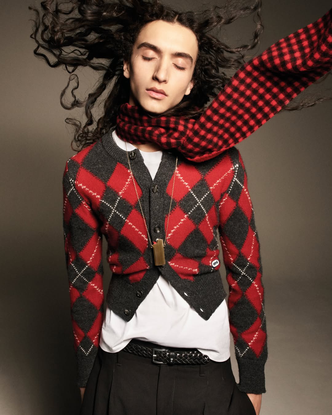 Le tartan et l'argyle comme motifs signatures de cet automne 6 Cardigan motif argyle Ami Paris